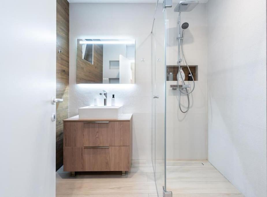 Blue Velvet Apartment Букурещ Екстериор снимка